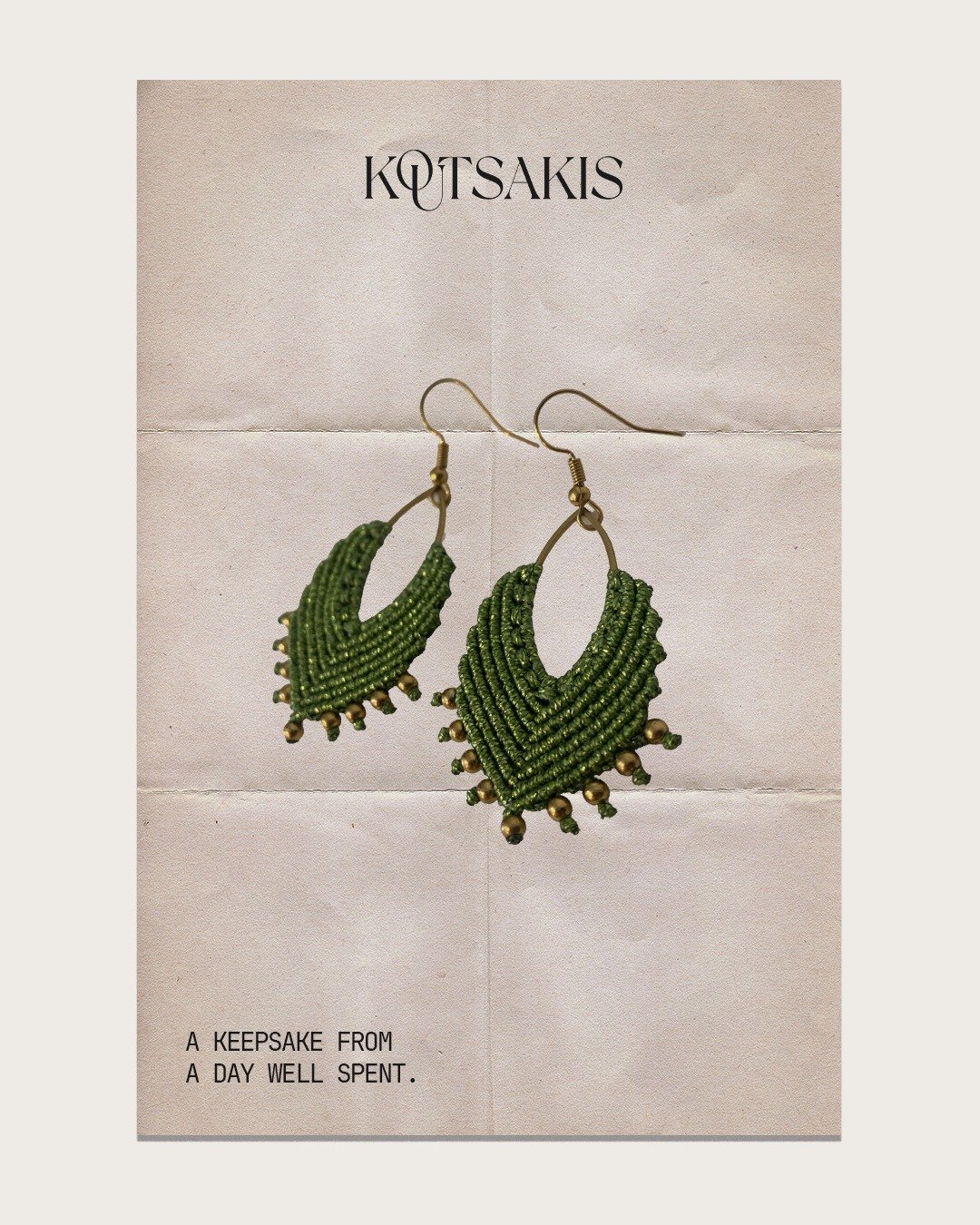 Nature is all around us, and sometimes, we wear it.
🧡 Link in bio
#macramekoutsakis #followtheflow #handmadejewellery #macrame #christmascollection